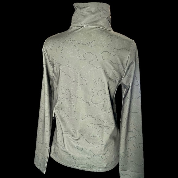 Under Armour Women's UA Cold Weather Funnel Neck Top, Size XS NWT! - Picture 6 of 7